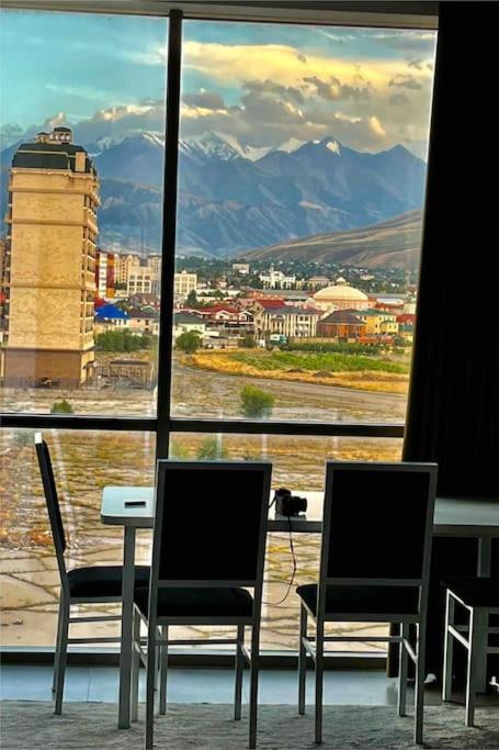 9Th And 6Th Floor Stylish Apartments With Mountainvista Bişkek Dış mekan fotoğraf