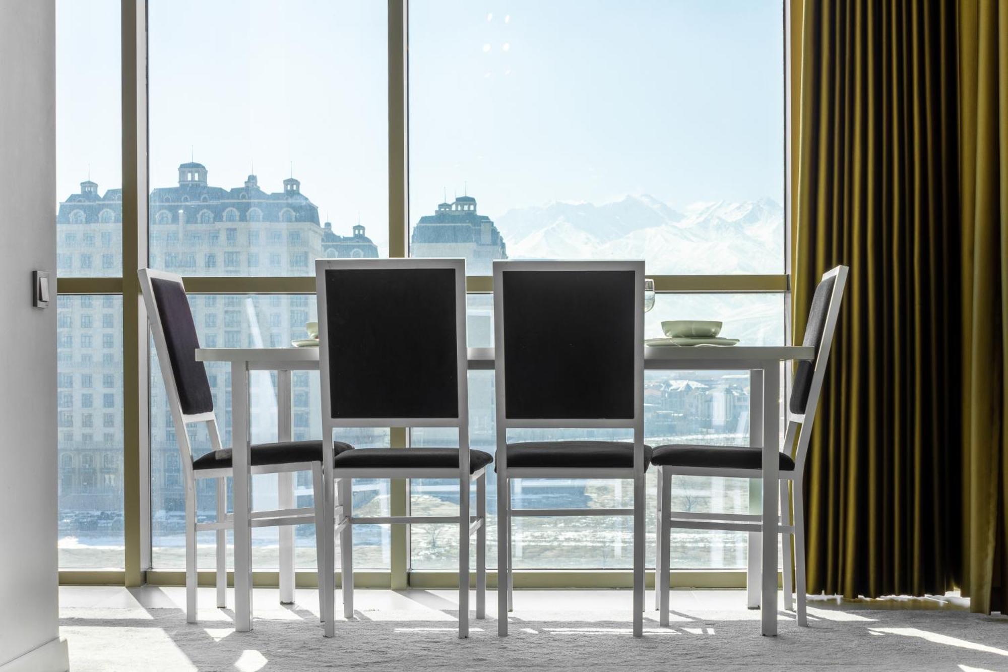 9Th And 6Th Floor Stylish Apartments With Mountainvista Bişkek Dış mekan fotoğraf
